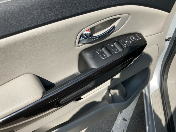 Kia Carnival III, 7 мест, 2018 г.