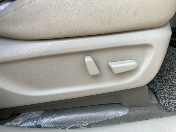Kia Carnival III, 7 мест, 2018 г.