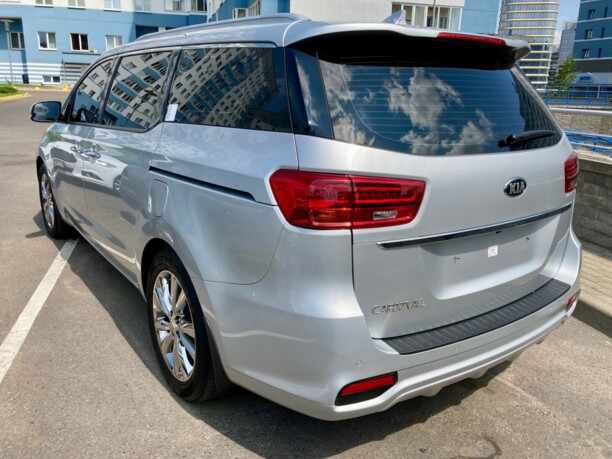 Kia Carnival III, 7 мест, 2018 г.