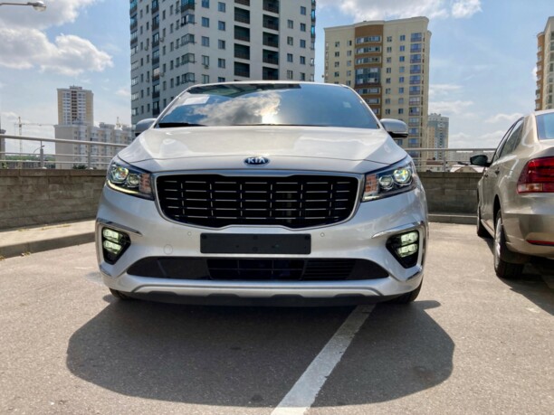 Kia Carnival III, 7 мест, 2018 г.