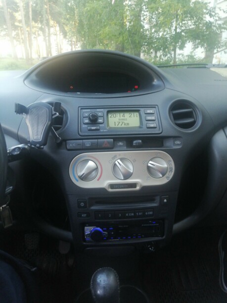 Toyota Yaris I (P1) · Рестайлинг, 2003 г.