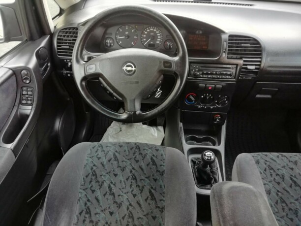 Opel Zafira A, 7 мест, 2002 г.