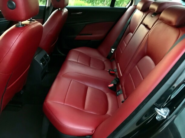 Jaguar XE, 2016 г.
