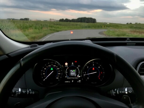 Jaguar XE, 2016 г.