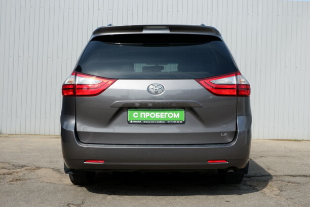 Toyota Sienna III (XL30), 7 мест, 2016 г.
