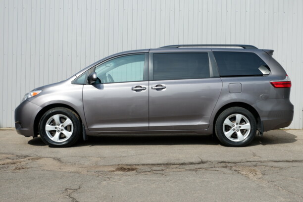 Toyota Sienna III (XL30), 7 мест, 2016 г.