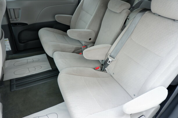 Toyota Sienna III (XL30), 7 мест, 2016 г.