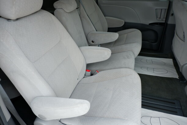Toyota Sienna III (XL30), 7 мест, 2016 г.