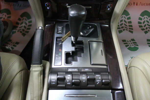 Lexus LX III, 2008 г.