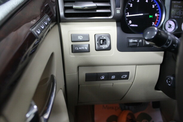Lexus LX III, 2008 г.