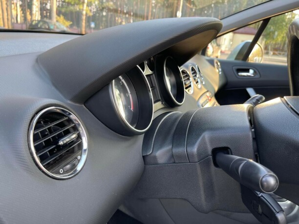 Peugeot 308 T7 · Рестайлинг, 2011 г.