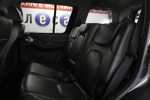 Nissan Pathfinder R51 · Рестайлинг, 7 мест, 2011 г.