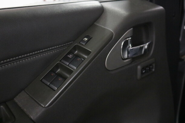 Nissan Pathfinder R51 · Рестайлинг, 7 мест, 2011 г.