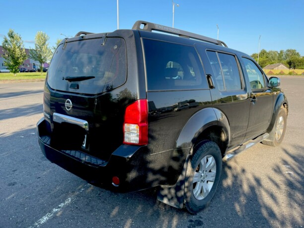 Nissan Pathfinder R51, 7 мест, 2006 г.