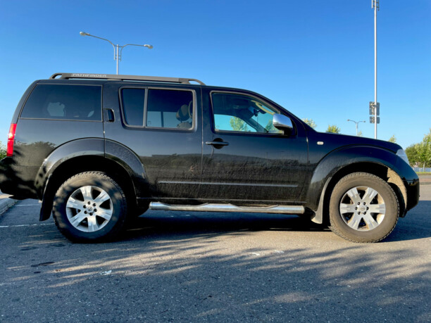Nissan Pathfinder R51, 7 мест, 2006 г.