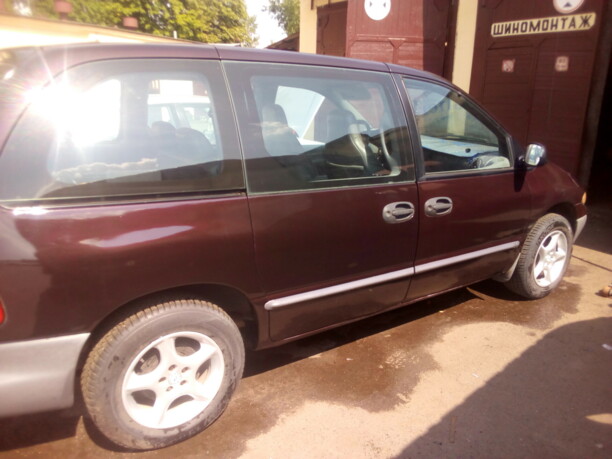 Plymouth Voyager III, 7 мест, 1999 г.