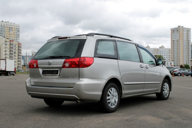 Toyota Sienna II (XL20) · Рестайлинг, 7 мест, 2007 г.