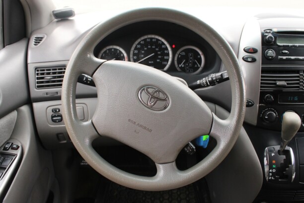 Toyota Sienna II (XL20) · Рестайлинг, 7 мест, 2007 г.