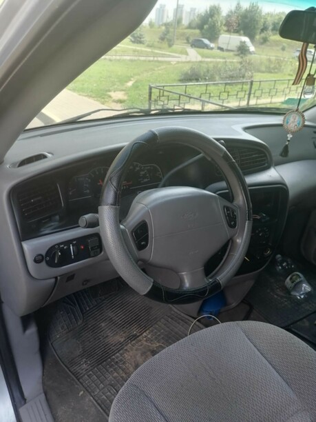 Ford Windstar II, 7 мест, 2001 г.