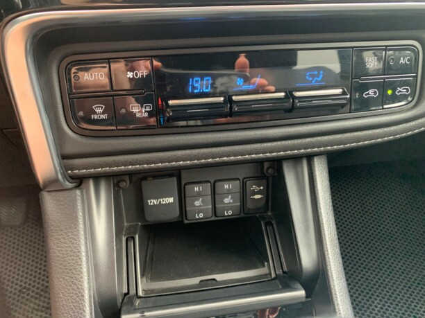 Toyota Auris II (E180) · Рестайлинг, 2015 г.