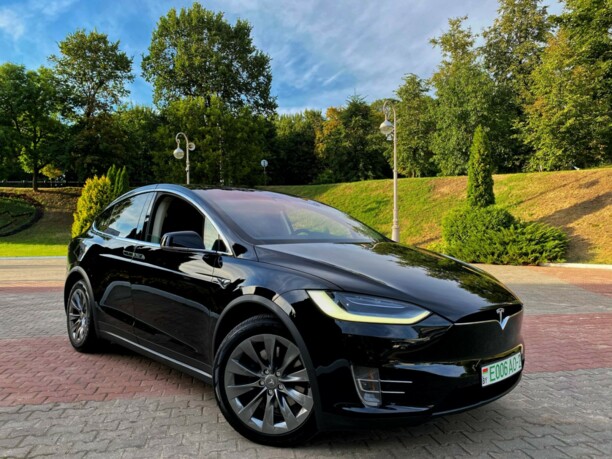Tesla Model X, 7 мест, 2016 г.