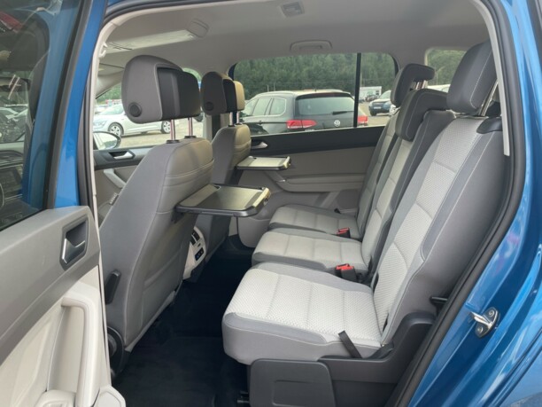 Volkswagen Touran III, 7 мест, 2017 г.