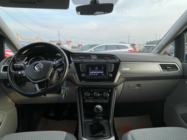 Volkswagen Touran III, 7 мест, 2017 г.
