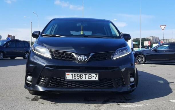Toyota Sienna III (XL30), 7 мест, 2017 г.