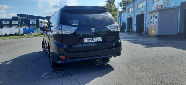 Toyota Sienna III (XL30), 7 мест, 2017 г.