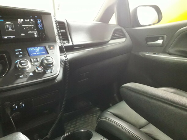 Toyota Sienna III (XL30), 7 мест, 2017 г.