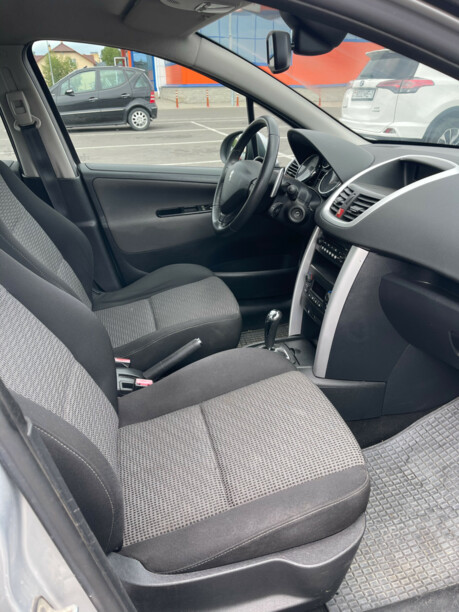 Peugeot 207 I · Рестайлинг, 2010 г.