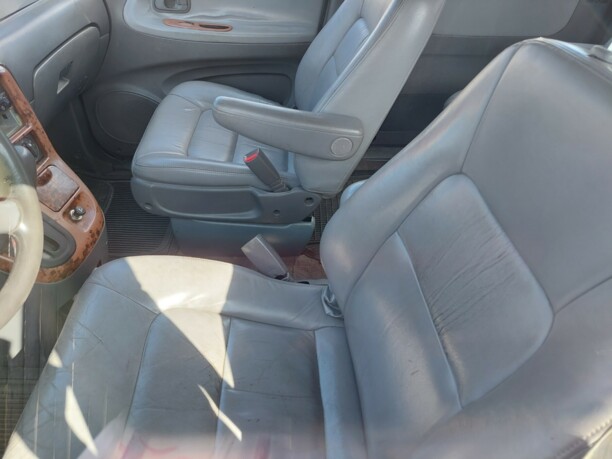 Kia Carnival I, 7 мест, 2001 г.