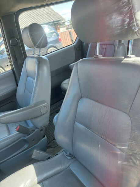 Kia Carnival I, 7 мест, 2001 г.
