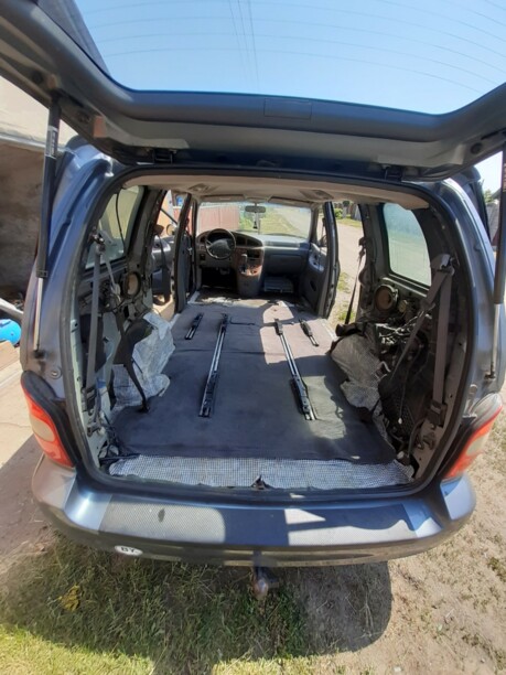 Kia Carnival I, 7 мест, 2001 г.