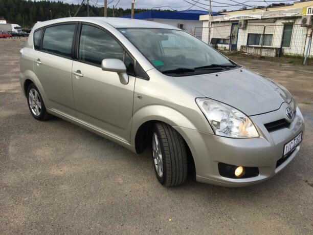 Toyota Corolla Verso III (AR10), 7 мест, 2008 г.