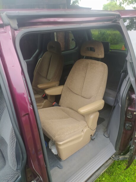 Dodge Caravan III, 7 мест, 1999 г.