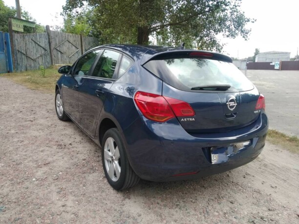 Opel Astra J, 2010 г.