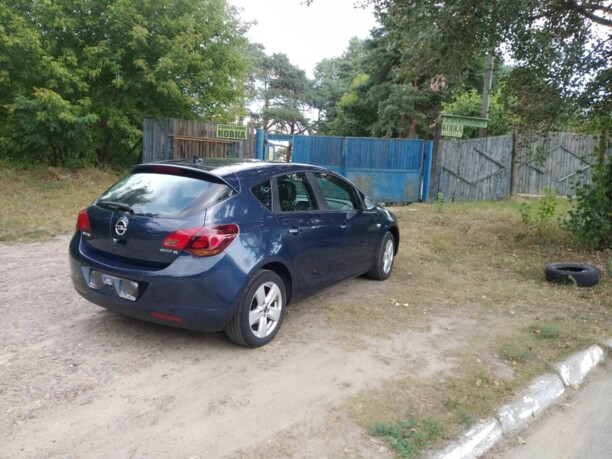 Opel Astra J, 2010 г.