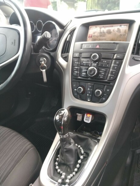 Opel Astra J, 2010 г.