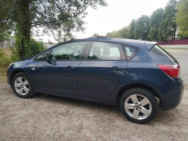 Opel Astra J, 2010 г.