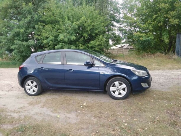 Opel Astra J, 2010 г.