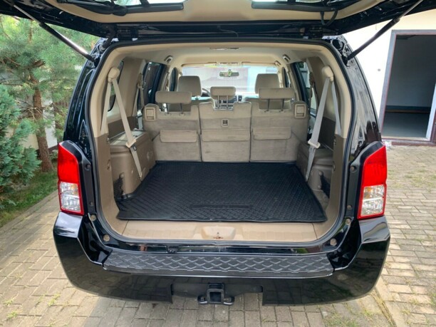 Nissan Pathfinder R51, 7 мест, 2006 г.