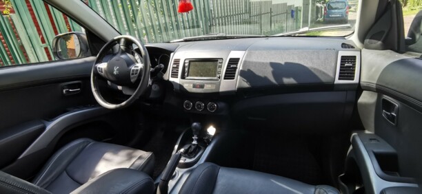 Peugeot 4007, 7 мест, 2010 г.