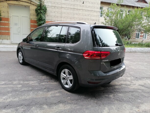 Volkswagen Touran III, 7 мест, 2016 г.