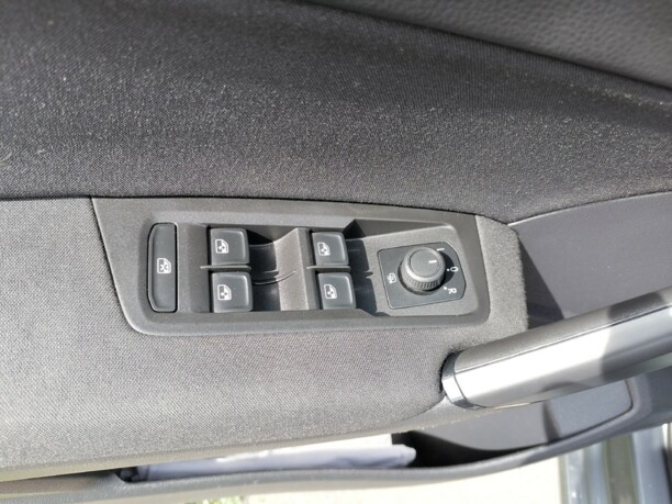 Volkswagen Touran III, 7 мест, 2016 г.