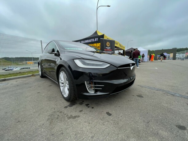 Tesla Model X, 7 мест, 2016 г.