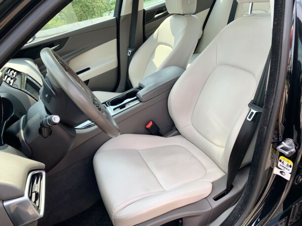 Jaguar XE, 2015 г.
