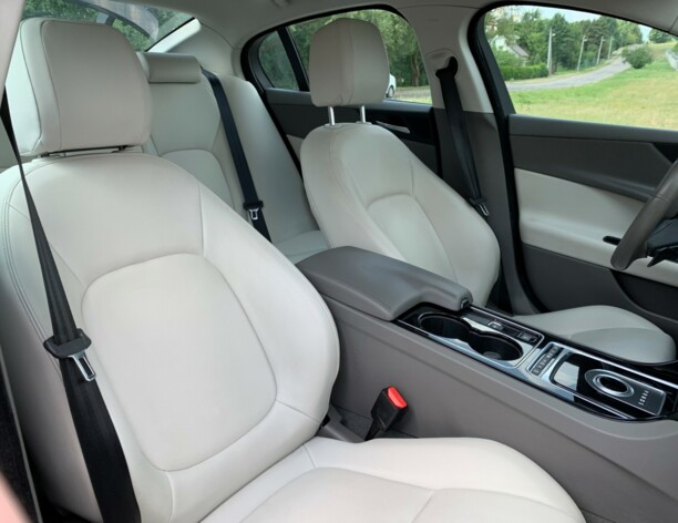 Jaguar XE, 2015 г.