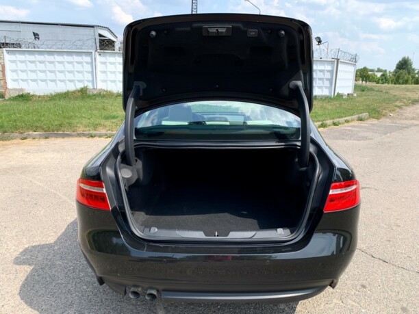 Jaguar XE, 2015 г.