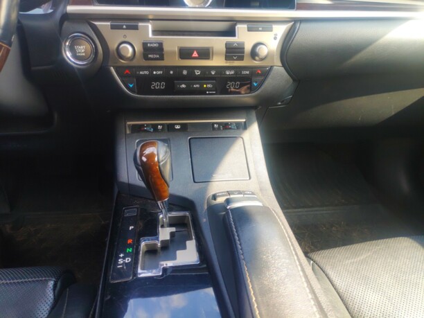 Lexus ES VI, 2012 г.